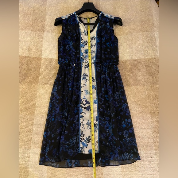 Adrianna Papell Blue White Black Floral Dress - Size M / Medium - Picture 6 of 10